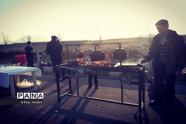 پیاده‌روی مردم قم در سالروز شهادت سردار سلیمانی