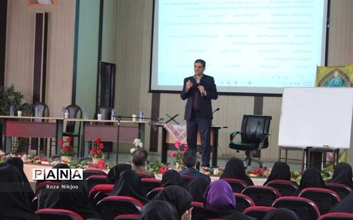 ایجاد ناامیدی در کشور از اوامر اصلی دشمن حساب می‌شود