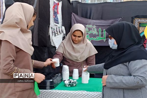 بزرگداشت سالروز شهادت سپهبد شهید حاج‌قاسم‌سلیمانی در دبیرستان داربر جهرمی ناحیه۳ شیراز