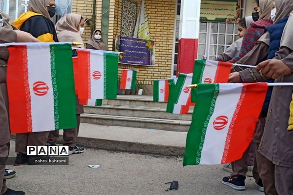 بزرگداشت سالروز شهادت سپهبد شهید حاج‌قاسم‌سلیمانی در دبیرستان داربر جهرمی ناحیه۳ شیراز