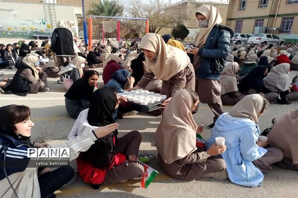 بزرگداشت سالروز شهادت سپهبد شهید حاج‌قاسم‌سلیمانی در دبیرستان داربر جهرمی ناحیه۳ شیراز