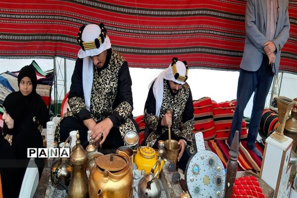 برپایی غرفه‌های محصولات فرهنگی و سنتی در سومین یادواره شهدای فرهنگی و دانش‌آموز خوزستان در اهواز