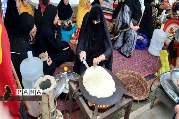 برپایی غرفه‌های محصولات فرهنگی و سنتی در سومین یادواره شهدای فرهنگی و دانش‌آموز خوزستان در اهواز