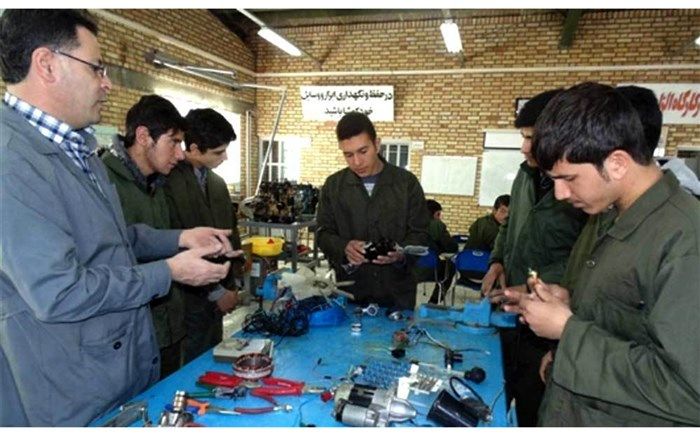 ۸۷ هزار و ۸۵۷ نفر در مراکز جوار و بین کارگاهی فنی و حرفه‌ای آموزش دیدند