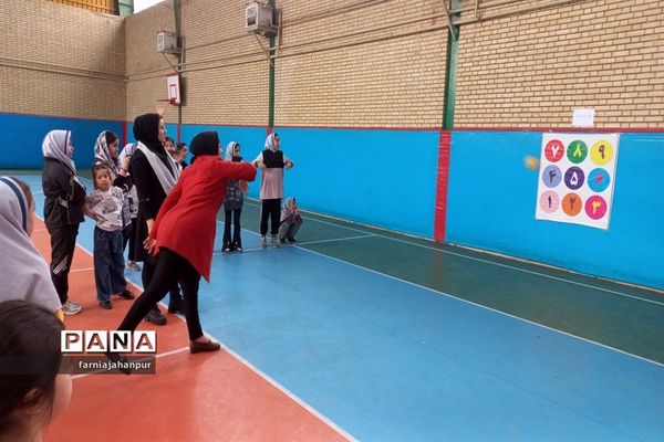 حضور دانش‌آموزان دبستان دخترانه وحدت منطقه کهریزک درطرح شهید خرازی