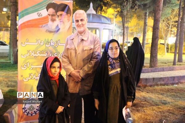 برپایی ایستگاه صلواتی توسط سازمان دانش‌آموزی استان سمنان‌