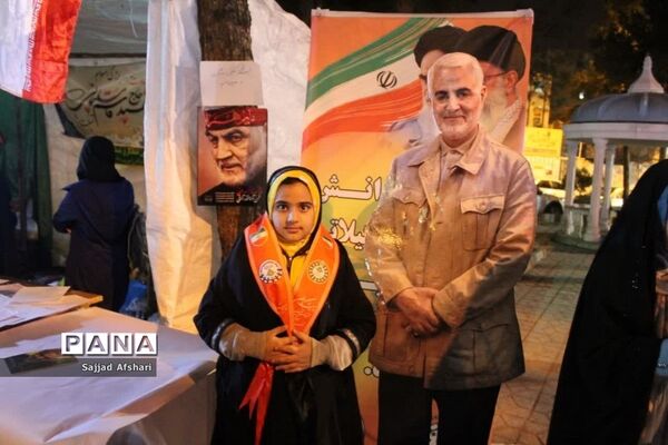 برپایی ایستگاه صلواتی توسط سازمان دانش‌آموزی استان سمنان‌