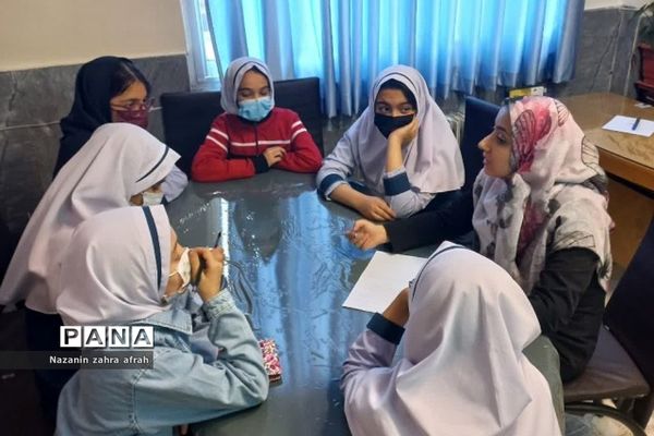 برگزاری جلسات اعضای شورای دانش‌آموزی در مدارس رودهن