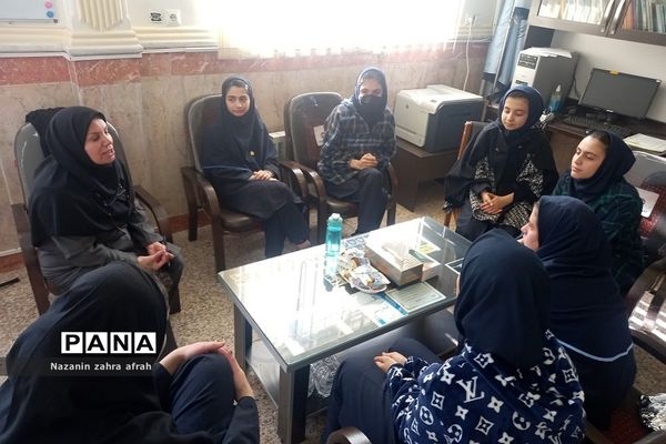 برگزاری جلسات اعضای شورای دانش‌آموزی در مدارس رودهن