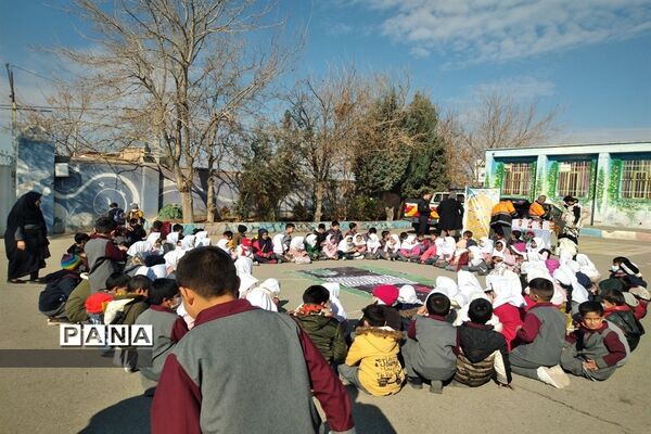 اجرای نمایش قوانین راهنمایی و رانندگی در مدرسه امام محمد باقر(ع) شهر جوادآباد