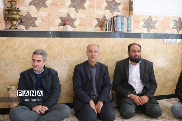 دیدار فرماندار شهرستان دماوند با خانواده شهدا در هفته تکریم مادران و همسران شهدا