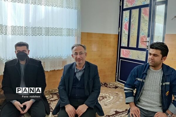 دیدار فرماندار شهرستان دماوند با خانواده شهدا در هفته تکریم مادران و همسران شهدا
