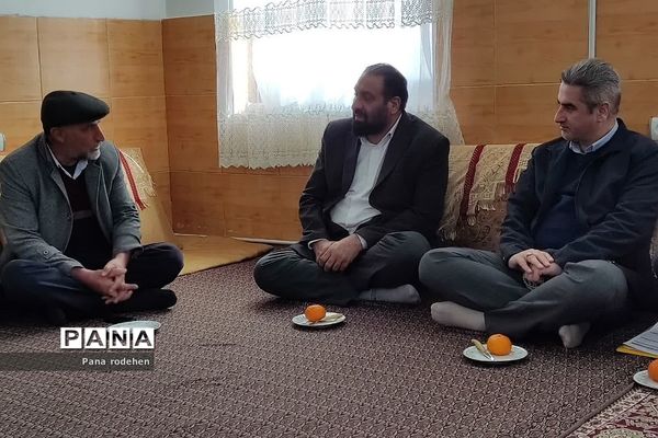 دیدار فرماندار شهرستان دماوند با خانواده شهدا در هفته تکریم مادران و همسران شهدا