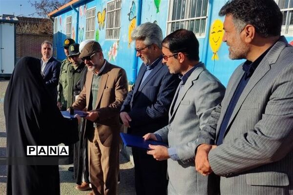 مراسم تجلیل از معلمان جهادگرشهرستان درمیان