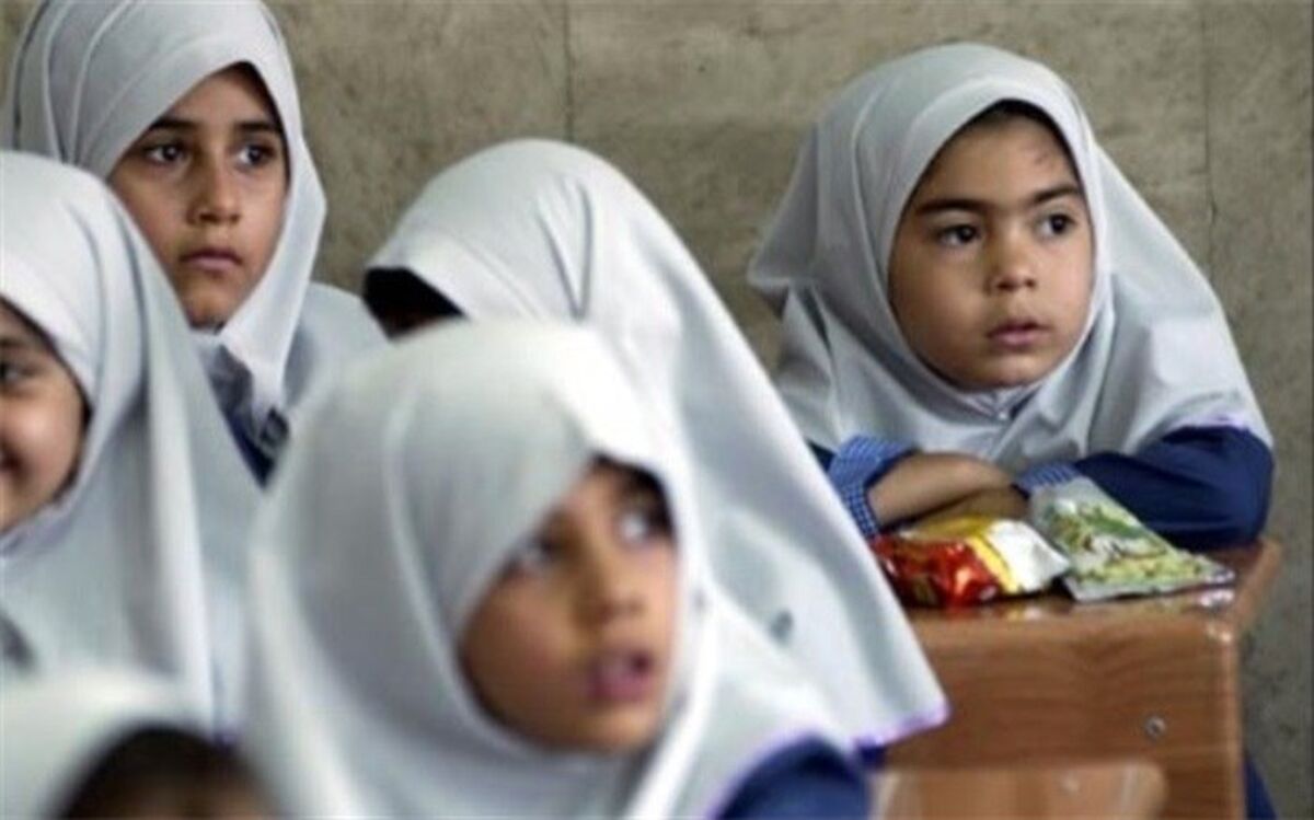کمیته امداد چه خدماتی به دانش‌آموزان نیازمند می‌دهد؟
