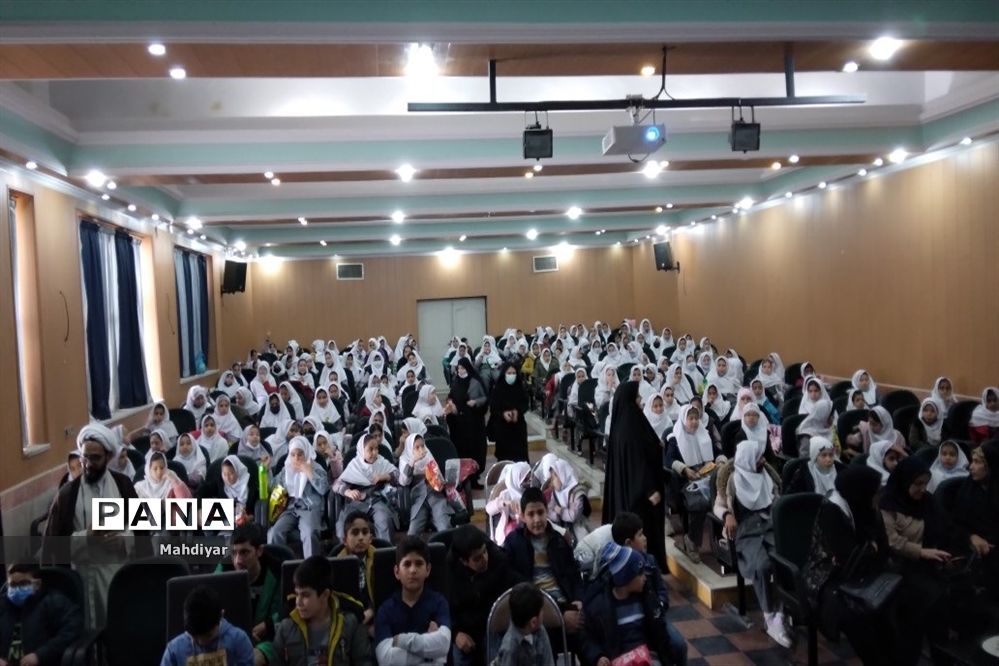 نمایش انیمیشن لوپتو برای دانش‌آموزان مدرسه کوثر بخش جوادآباد