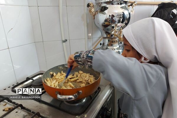 برگزاری کارگاه آموزش آشپزی مادران و دختران در فشافویه