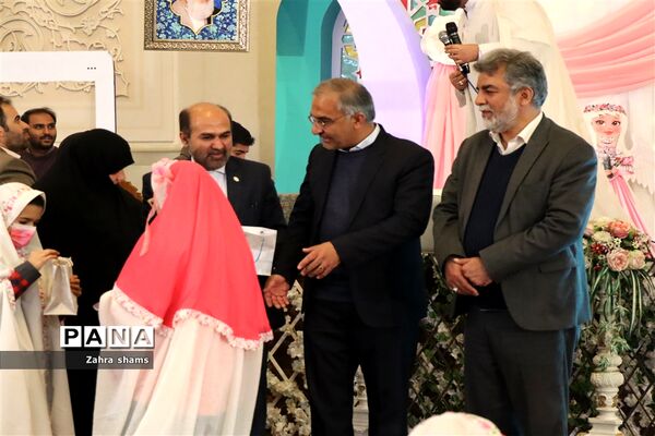 جشن تکلیف  هزارو 100 نفر از دختران شیراز درحرم مطهرشاهچراغ (ع)