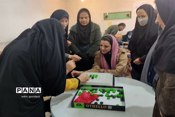 برگزاری دوره آموزشی بازی‌های فکری رویش ویژه مربیان ناحیه 3 شیراز