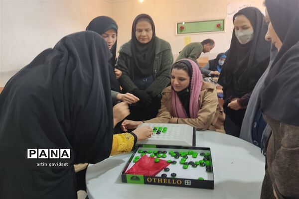 برگزاری دوره آموزشی بازی‌های فکری رویش ویژه مربیان ناحیه 3 شیراز