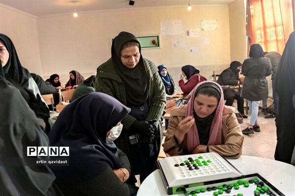 برگزاری دوره آموزشی بازی‌های فکری رویش ویژه مربیان ناحیه 3 شیراز