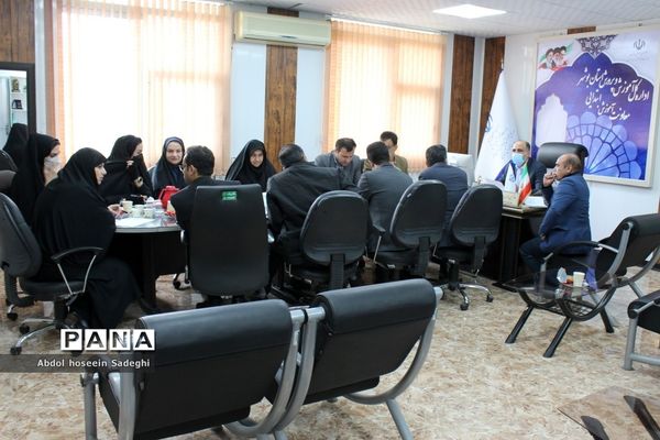 جلسه هم‌اندیشی معاونت آموزش ابتدایی اداره‌کل آموزش و پرورش استان بوشهر