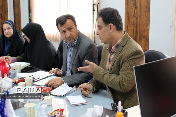 جلسه هم‌اندیشی معاونت آموزش ابتدایی اداره‌کل آموزش و پرورش استان بوشهر