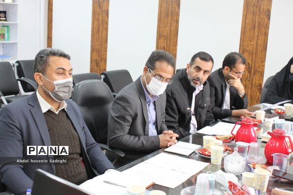 جلسه هم‌اندیشی معاونت آموزش ابتدایی اداره‌کل آموزش و پرورش استان بوشهر