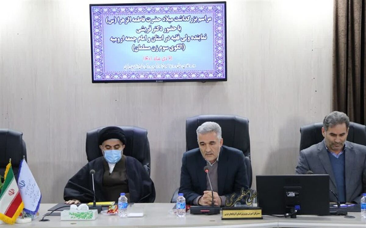 بانوان فرهنگی باید در زمینه جهاد تبیین پیشقدم و پیشرو باشند
