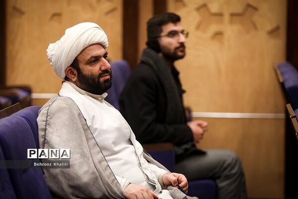 آیین رونمایی از کتاب رمان روح‌الله و همچنین کتاب صوتی تفسیر آفتاب
