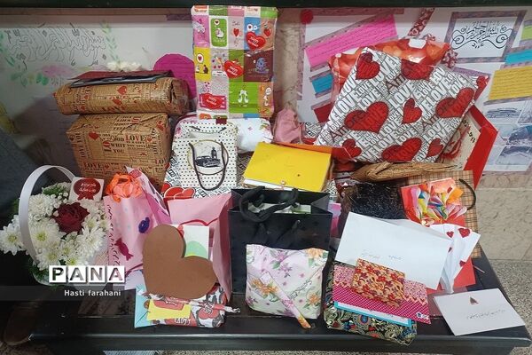 بزرگداشت حضرت فاطمه در‌ مدرسه آیت الله خامنه‌ای