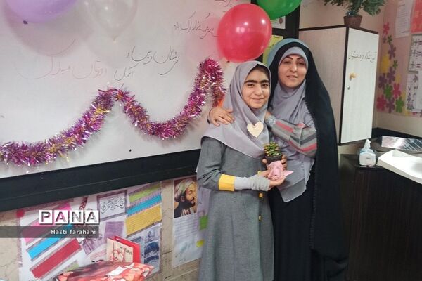 بزرگداشت حضرت فاطمه در‌ مدرسه آیت الله خامنه‌ای