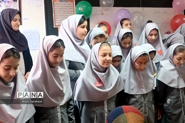 بزرگداشت حضرت فاطمه در‌ مدرسه آیت الله خامنه‌ای