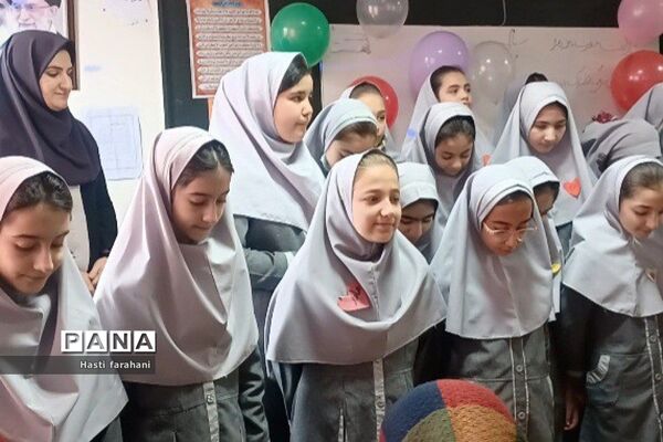 بزرگداشت حضرت فاطمه در‌ مدرسه آیت الله خامنه‌ای