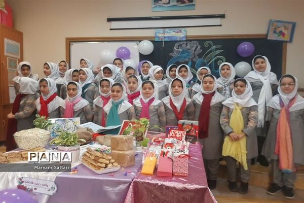 جشن دانش‌آموزی گرامیداشت روز مادر در آموزشگاه شاهد فاطمه زهرا(س) اسلامشهر