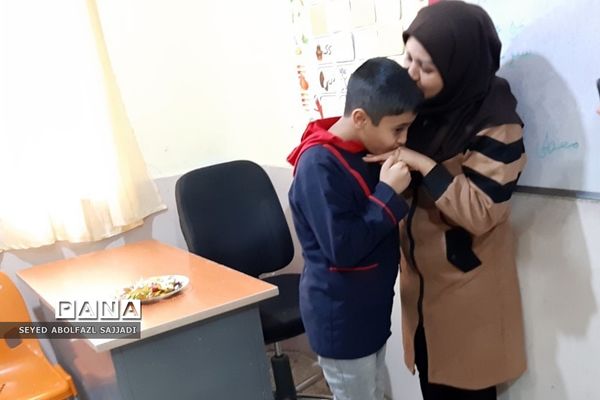 جنگ میلاد حضرت زهرا (س) در دبستان میثاق فشافویه