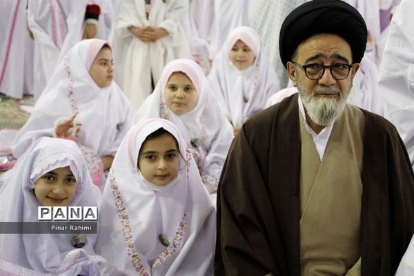 جشن شکوفایی  پنج هزار نفری دانش‌آموزان دختر