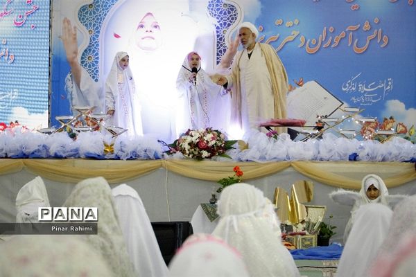 جشن شکوفایی  پنج هزار نفری دانش‌آموزان دختر