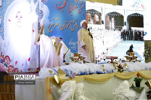 جشن شکوفایی  پنج هزار نفری دانش‌آموزان دختر