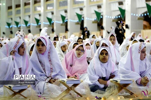 جشن شکوفایی  پنج هزار نفری دانش‌آموزان دختر