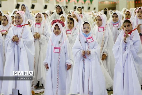 جشن شکوفایی  پنج هزار نفری دانش‌آموزان دختر