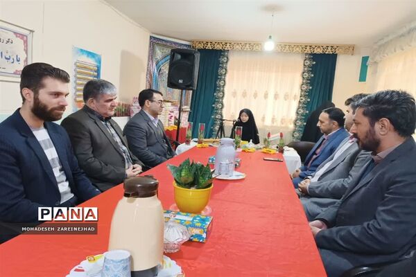 برگزاری مراسم روز مادر و روز زن در دبیرستان‌ شهید‌ زهره‌‌وند قرچک