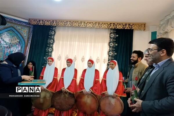 برگزاری مراسم روز مادر و روز زن در دبیرستان‌ شهید‌ زهره‌‌وند قرچک