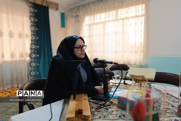 برگزاری مراسم روز مادر و روز زن در دبیرستان‌ شهید‌ زهره‌‌وند قرچک