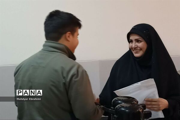 مراسم تجلیل از مادران شهدا و اعضاء انجمن اولیاء و مربیان آموزشگاه شهید کاظمی  اسلامشهر