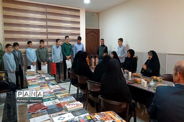 مراسم تجلیل از مادران شهدا و اعضاء انجمن اولیاء و مربیان آموزشگاه شهید کاظمی  اسلامشهر