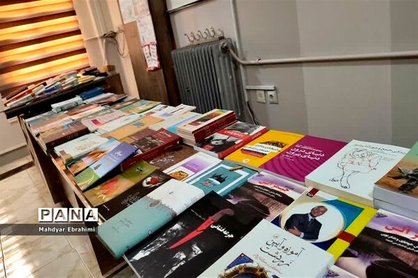 مراسم تجلیل از مادران شهدا و اعضاء انجمن اولیاء و مربیان آموزشگاه شهید کاظمی  اسلامشهر