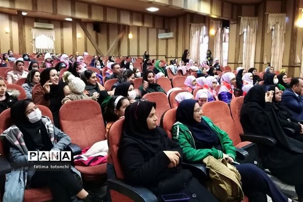 جشن میلاد حضرت زهرا(س) در کانون فرهنگی تربیتی حضرت زینب (س) ناحیه 3 شیراز