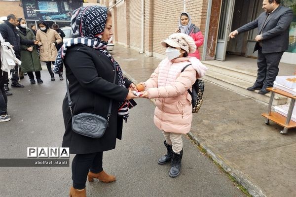 برگزاری آیین سپاس مادر در کانون فرهنگی تربیتی سلمان منطقه ۱۰