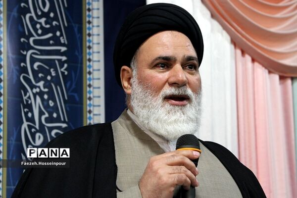 برگزاری مراسم بوی بهشت بهانه‌ای برای تجلیل از خانواده شهدا در بهارستان‌2